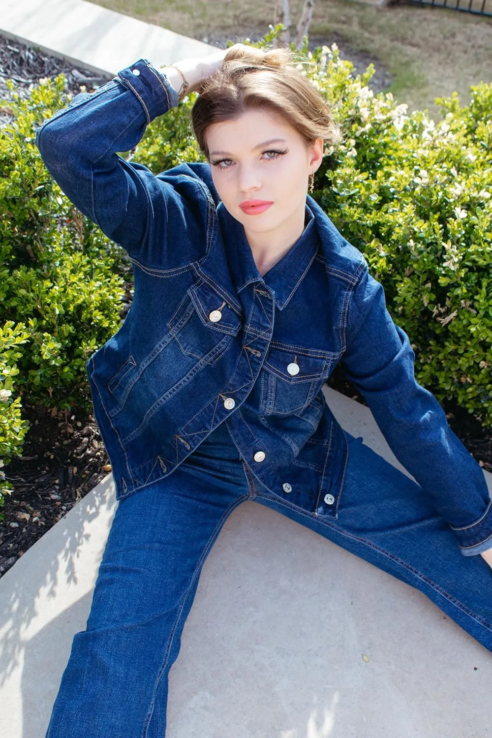 Anienaya Women's Stretch Denim Jacket Long Sleeve Basic Trendy Button Up Trucker Jean Jackets